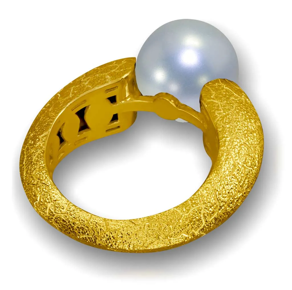 Gold Ring with White Pearl