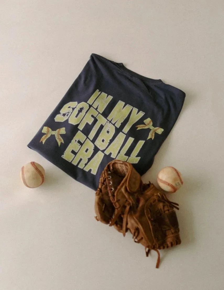 IN MY SOFTBALL ERA WOMEN'S GRAPHIC TEE | NAVY