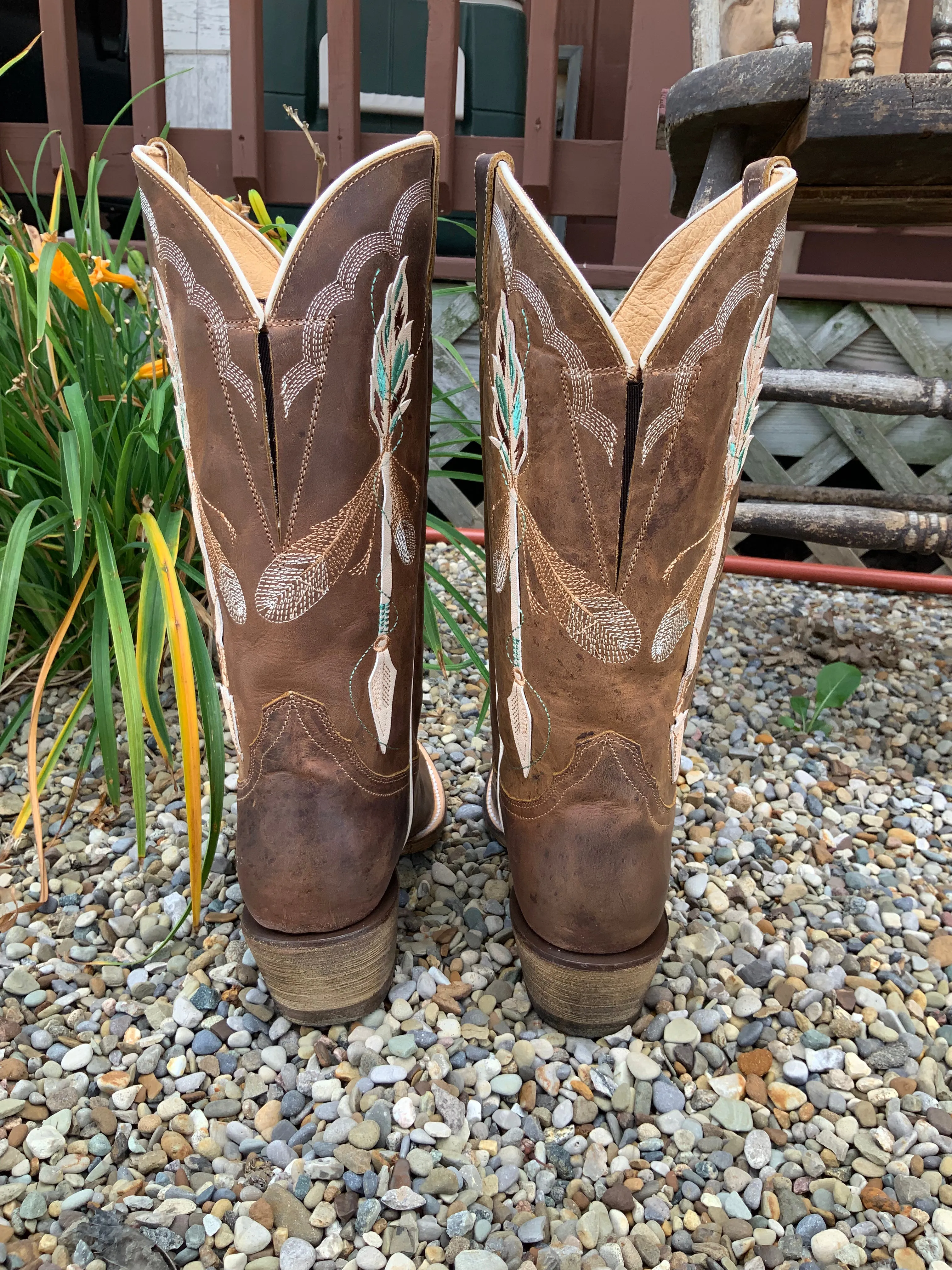 Roper Women's Arrow Feather Wide Calf Snip Toe Cowgirl Boot 8128-8460