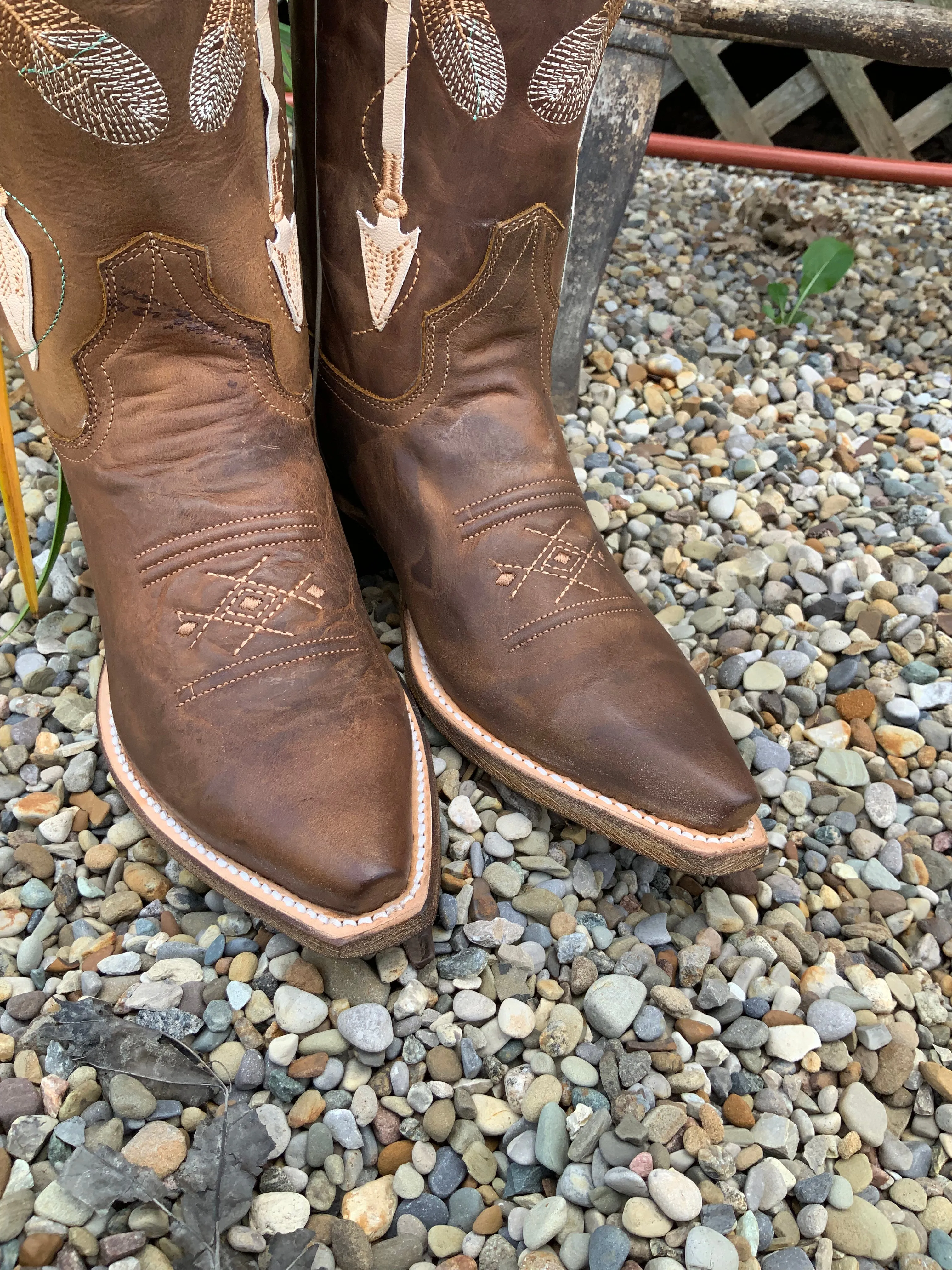 Roper Women's Arrow Feather Wide Calf Snip Toe Cowgirl Boot 8128-8460