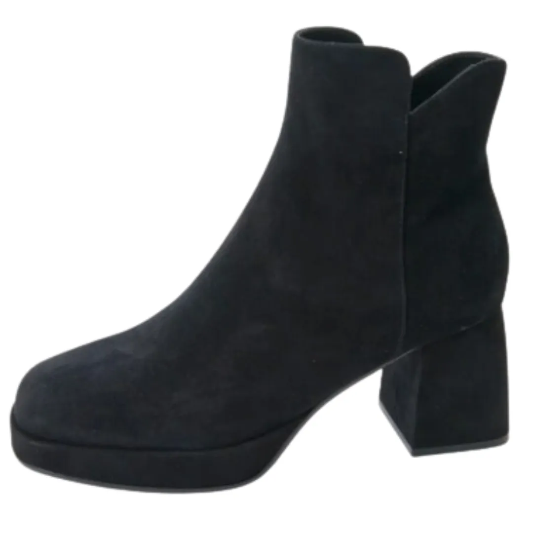 Vaneli Valse Bootie