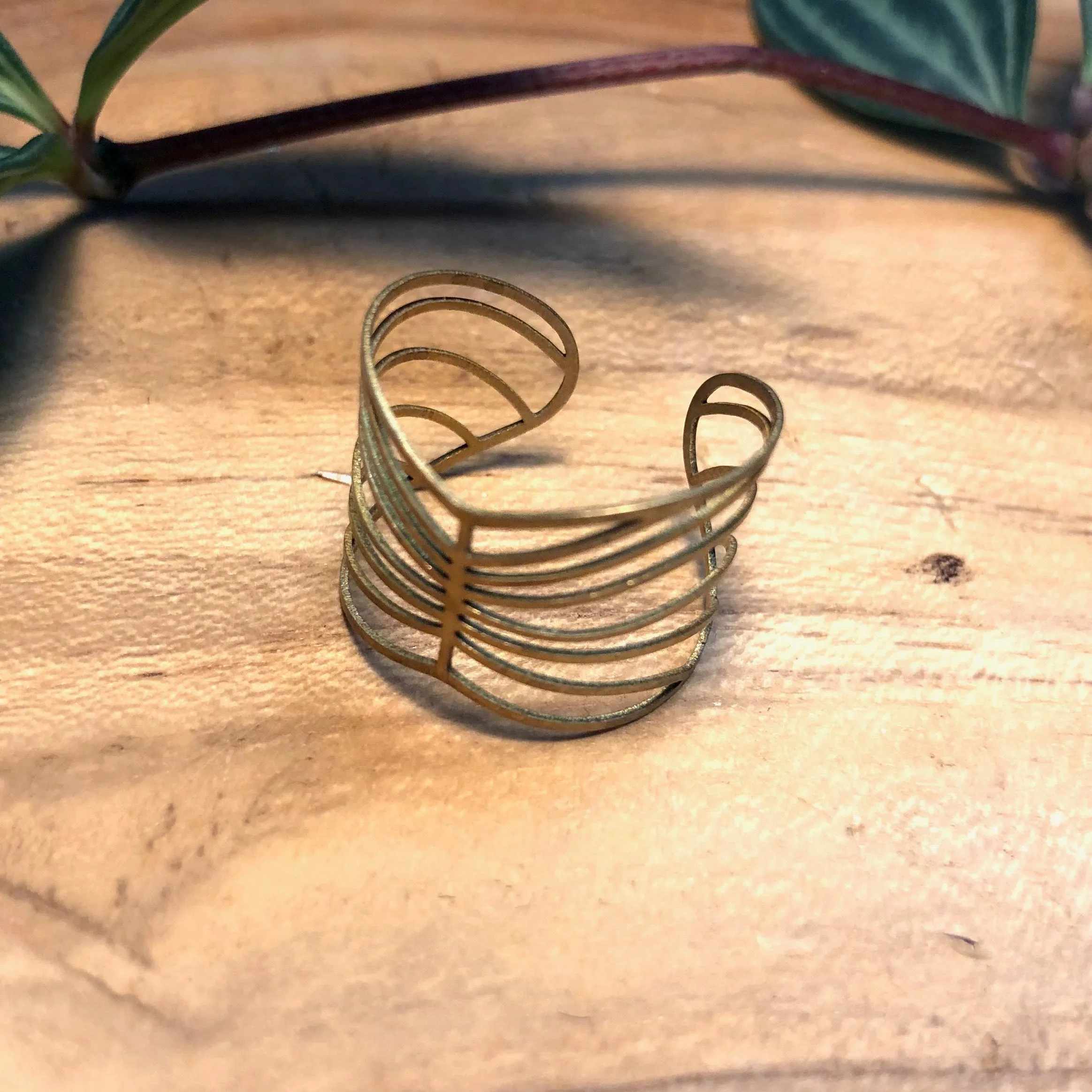 Waves Brass Ring